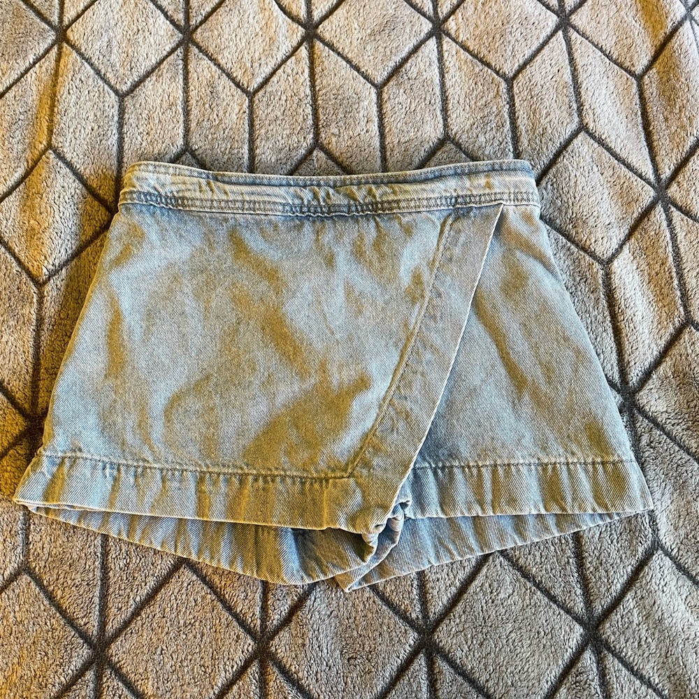 H&M Divided Denim Wrap Skirt Size 4